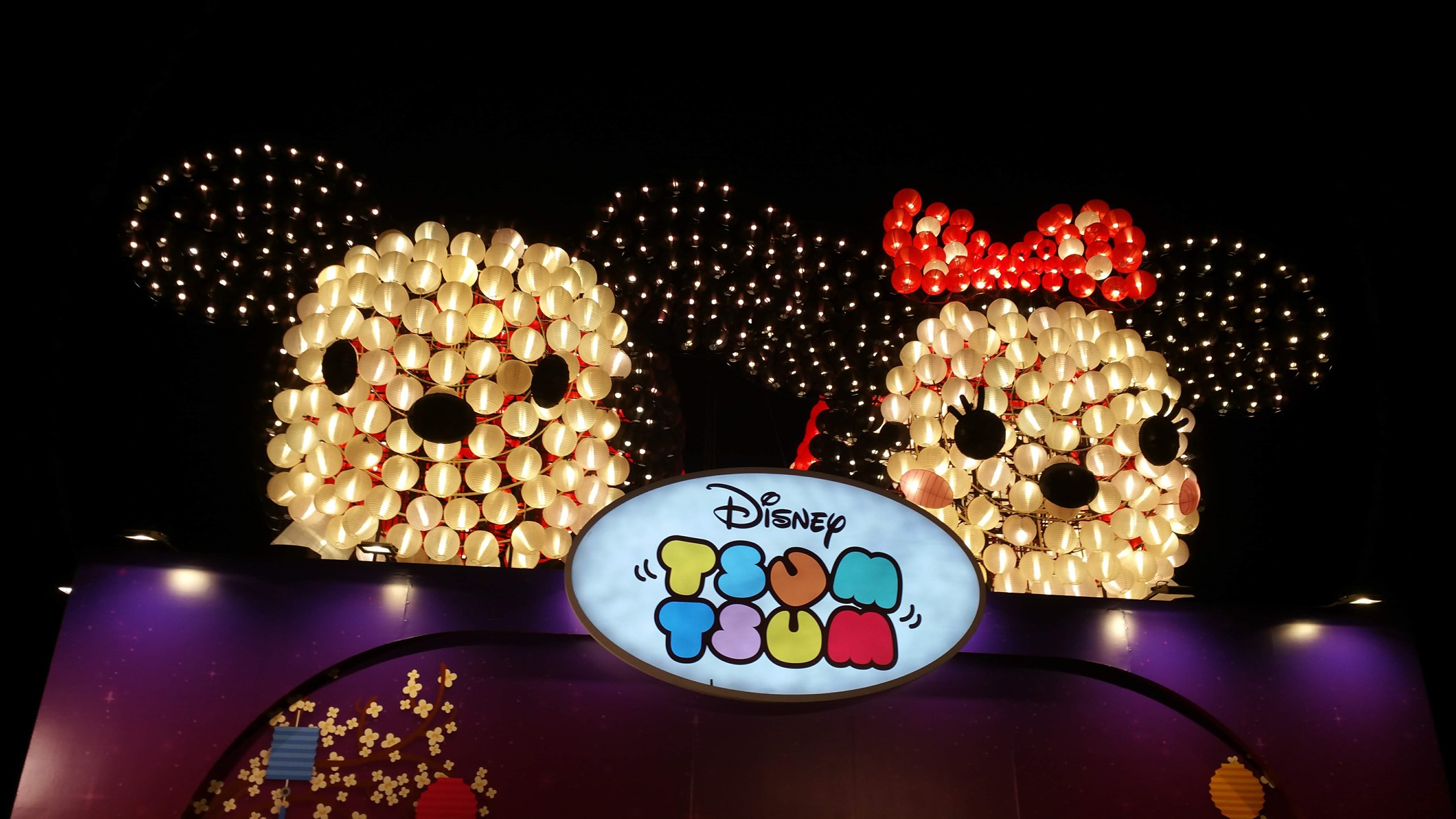 Vivocity tsum tsum mid autumn festival event. Mickey and Minnie.